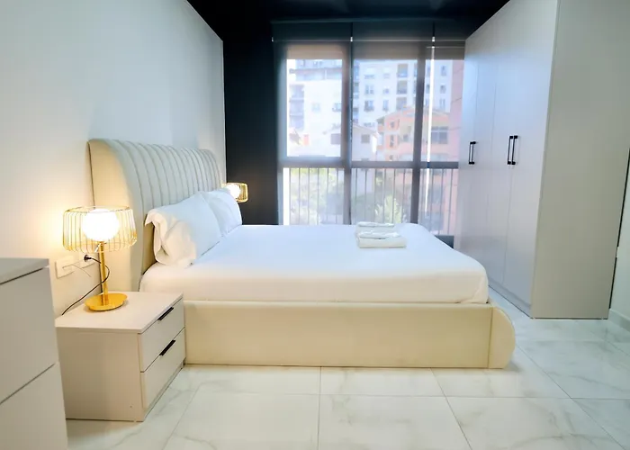 Miku Apartment-chic 2 Bedroom Escape * Τίρανα