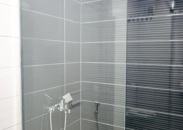 Miku Apartment-chic 2 Bedroom Escape * Tirana