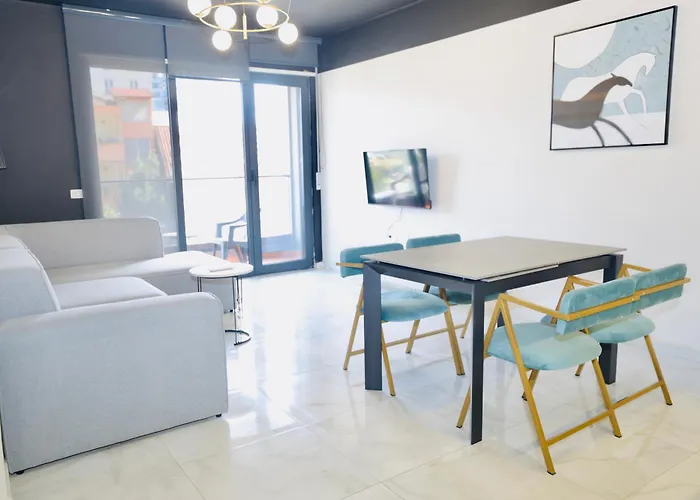 Miku Apartment-chic 2 Bedroom Escape * Τίρανα