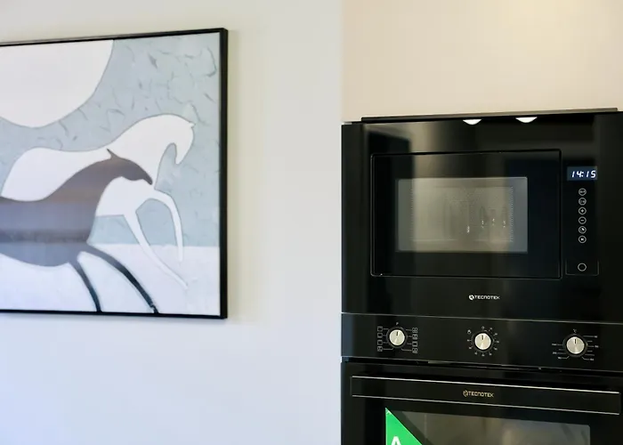 Miku Apartment-chic 2 Bedroom Escape Διαμέρισμα Τίρανα