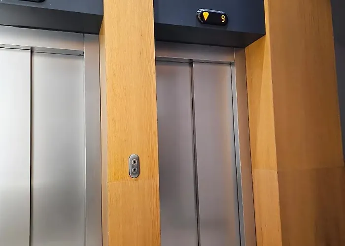 Miku Apartment-chic 2 Bedroom Escape * Τίρανα