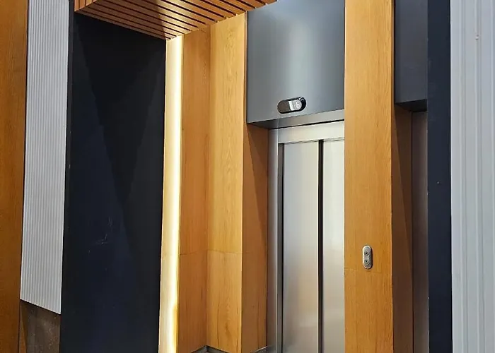 Miku Apartment-chic 2 Bedroom Escape Apartment