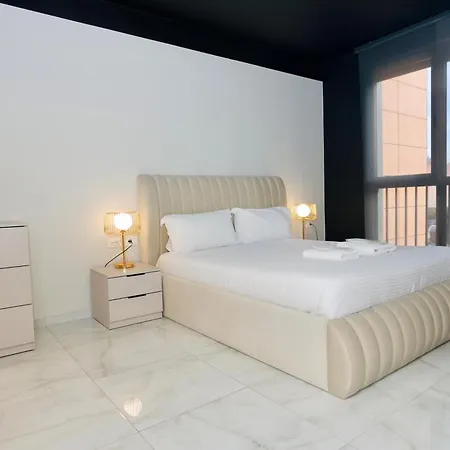 Miku Apartment-chic 2 Bedroom Escape * Τίρανα