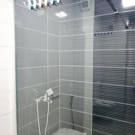 Miku Apartment-chic 2 Bedroom Escape * Τίρανα