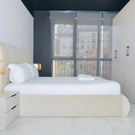 Miku Apartment-chic 2 Bedroom Escape Apartment *