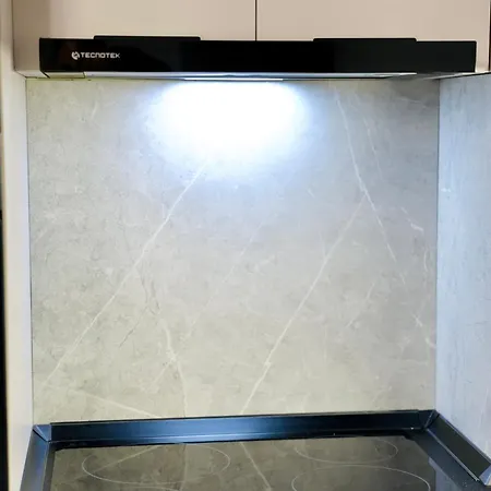 Miku Apartment-chic 2 Bedroom Escape * Τίρανα