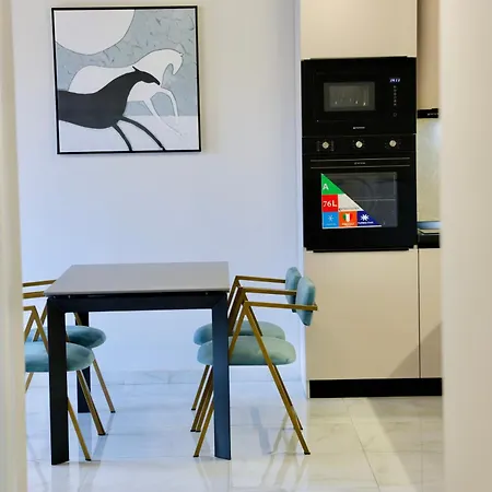 Miku Apartment-chic 2 Bedroom Escape Apartment Tirana
