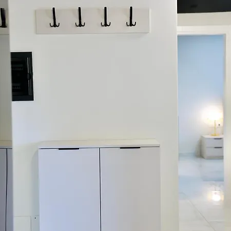 Miku Apartment-chic 2 Bedroom Escape Διαμέρισμα Τίρανα