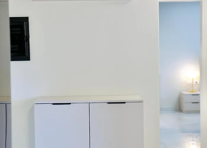 Miku Apartment-chic 2 Bedroom Escape アパート ティラナ